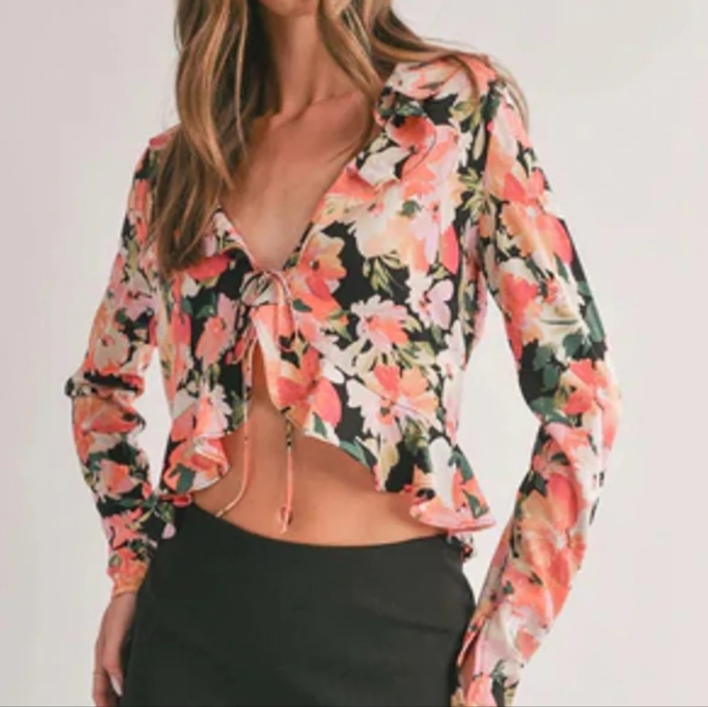 Sage The Label Pink and White Ruffle Tie Front Blouse. Med.